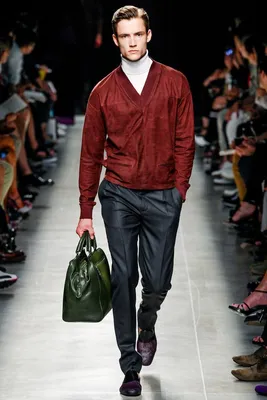 Bottega Veneta Spring 2014 Menswear collection, runway looks, beauty,  models, and reviews. | Mens outfits, Menswear, Milan men's fashion week