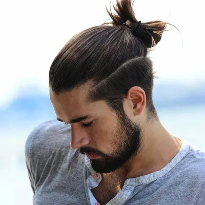 Идеи стильных мужских причесок с хвостиком: выбирай и заплетай | Mens  hairstyles, Hair styles, Viking hair