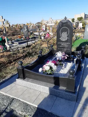 Вандалы разрушили надгробные памятники на кладбище в Кишиневе