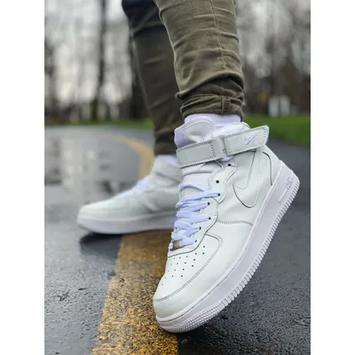 Зимние высокие кроссовки Nike Air Force белые с черным СПб