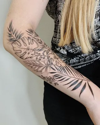 Женские тату на руке 2022-2023: модные тату-эскизы для девушек, фото | Hand  henna, Hand tattoos, Tattoos