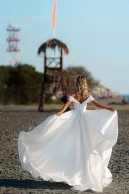 Дизайнерское свадебное платье с рукавом Наталья Романова Daisy | Купить  свадебное платье в салоне Валенсия (Москва)
