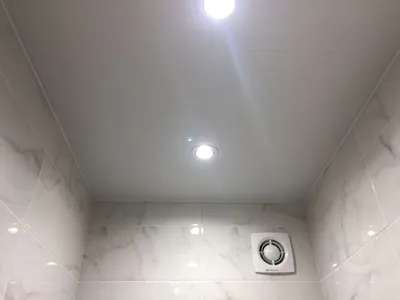 Натяжной потолок в туалете - Компания Нью Лайф