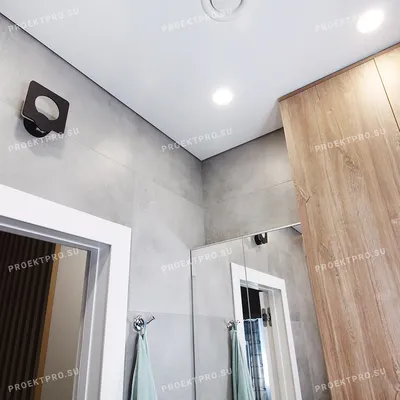 Глянцевый натяжной потолок в туалет — узнать стоимость с монтажём в СПб