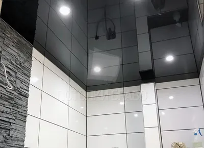 Качественный и красивый натяжной потолок в ванную