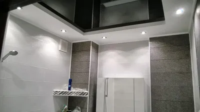 Натяжные потолки в ванной с фотопечатью с беспылевой установкой и  бесплатным замером