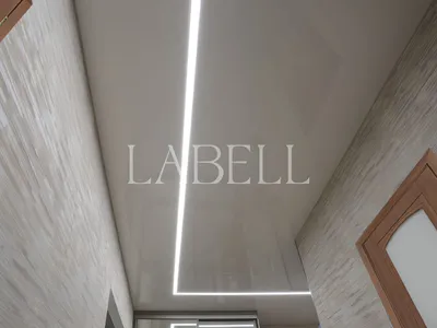 Белый матовый натяжной потолок с подсветкой в коридор | Портфолио Res-Проект