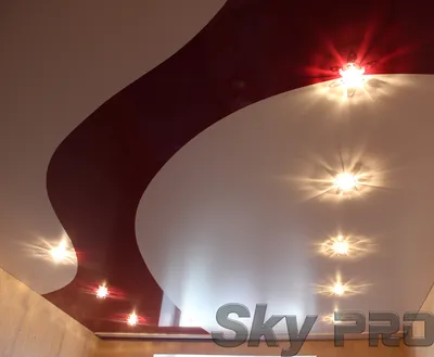 ВОЗДУШНЫЕ НАТЯЖНЫЕ ПОТОЛКИ :: Красивый натяжной потолок с подсветкой для  малогабаритной квартиры