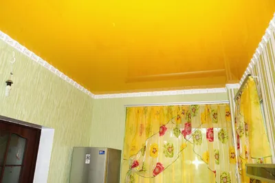 Глянцевый натяжной потолок цвета кофе и кофе с молоком: цена за м²,  стоимость установки в Москве