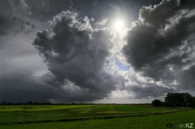 Небо перед грозой запечатлела фотограф из Абакана