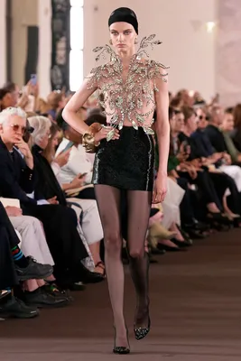 Неделю моды в Париже открыла коллекция весна-лето 2022 от Schiaparelli /  2b2 Журнал / Модный Магазин