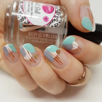 35 Almond Nails For A Cute Spring Update : Mint Negative Space Nails