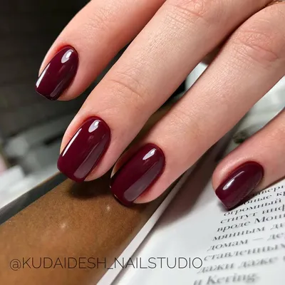 Manicure_Moshny - Французский маникюр — один из самых распространённых и  популярных видов дизайна ногтей. Классический французский маникюр выглядит  следующим образом: ногтевая пластина покрывается неярким бежевым или  пастельно-розовым тоном лака, а на ...