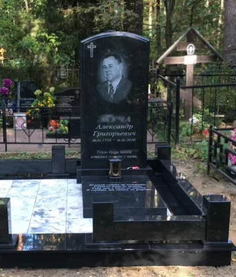 Заказать изготовление эксклюзивного памятника из гранита на могилу в СПб