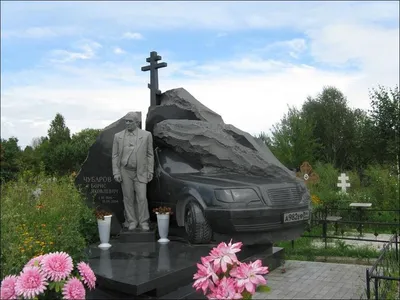 Необычные красивые надгробия на памятник усопшего