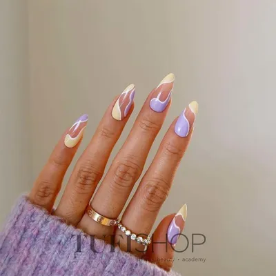 Вот такие необычные ногти❤️🖤 .коррекция ногтей… | Instagram