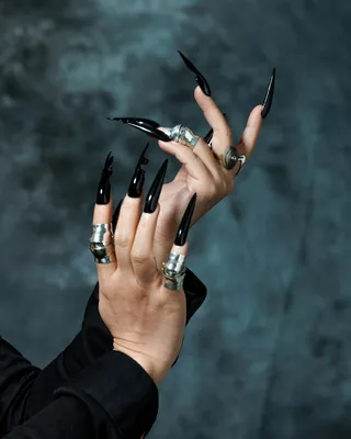 ДИЗАЙН НОГТЕЙ. ЯРКИЕ ИДЕИ. в Instagram: «Интересный и необычный дизайн!!» |  Волосы и ногти, Ногти, Золотой маникюр