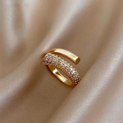 Модные кольца 2022 из золота: какие они?