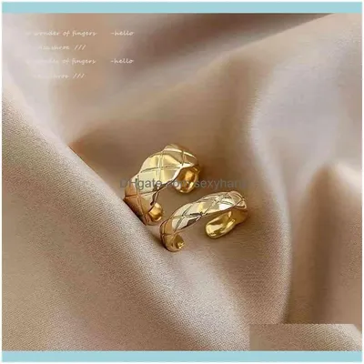 Необычные кольца из золота - 73 фото