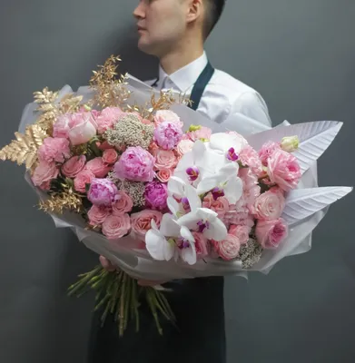 Необычные букеты цветов - купить в Москве с доставкой