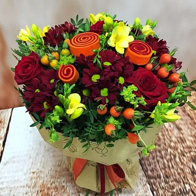 Купить Необычный букет на день рождения в Москве, заказать Необычный букет  на день рождения - недорогая доставка цветов из интернет магазина!