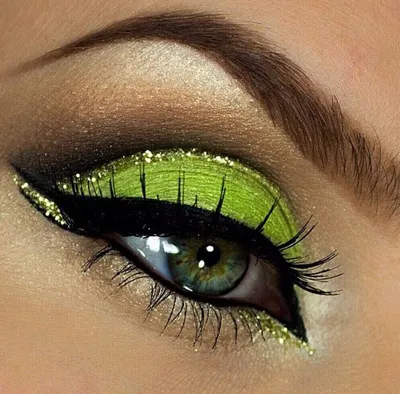 Самый красивый макияж для зелёных …» — создано в Шедевруме