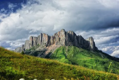 Фотография Россия, Краснодарский край, Мостовской район, поселок Никитино.  Зимний пейзаж с низкой облачностью. | Фотобанк ГеоФото/GeoPhoto | GetImages  Group