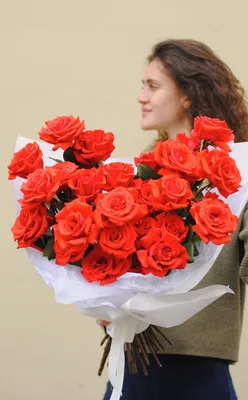 Fresh Flowers - Добрый день, друзья! Яркая и заметная красавица в коллекции  алых роз – роза Нина. В букетах и композициях ее бутоны становятся один к  одному, создавая безупречную геометрию ансамбля. Красочный