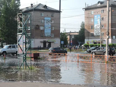 Центр города топит!!! Под воду ушел парк