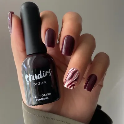 Fine Bordeaux – Clairy Nails