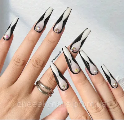 Черно белый маникюр на длинные ногти - красивые фото