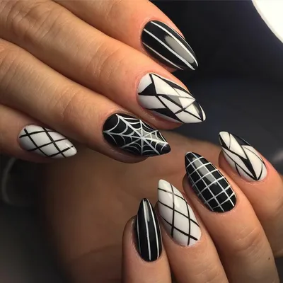 Черно-белый французский маникюр - 20Nails