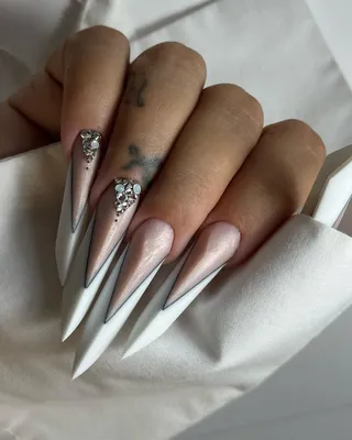 Длинные ногти EDGE | Идеи маникюра 2023 | Модный дизайн ногтей | Дизайн,  Ногти, Дизайн ногтей