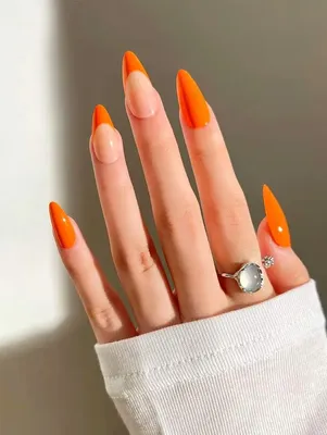 These Double Ombré French Nails Are an Optical Illusion | Allure