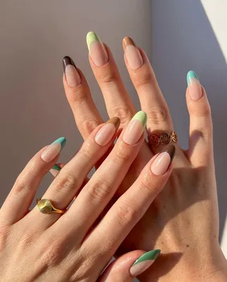 👋Чтобы сделать свой образ модным, ярким и запоминающимся, стоит обратить  внимание на разноцветный маникюр – дизайн ногтей разными цветами… |  Instagram