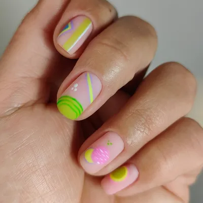 Ногти с разными цветами (32 фото)