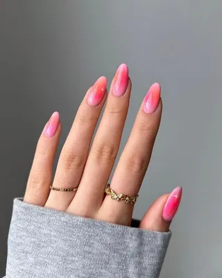 Розовый маникюр на весну 2023 - нежный дизайн на короткие ногти