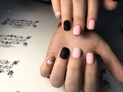 Черно-розовый маникюр для коротких и длинных ногтей - идеи дизайнов с фото