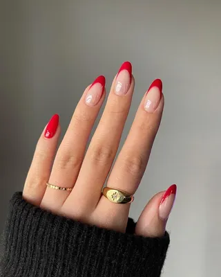 Молочный красный френч 💔❤️ пирсинг божья коровка 🐞 наращивание балерина |  Green nails, Red nail designs, Nails