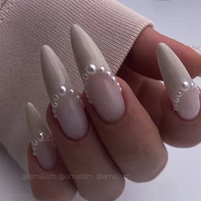 iamalism Nude nails френч ногти с жемчугом | Волосы и ногти, Ногти, Зеленый  маникюр