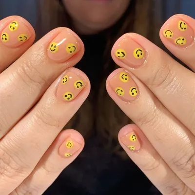 The Nailasaurus | UK Nail Art Blog - Emoji Nail Art and Some New Kit from  MoYou - The Nailasaurus | UK Nail Art Blog