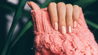 Diagonal French Tip Nails | Polishpedia: Nail Art | Nail Guide | Shellac  Nails | Beauty Website