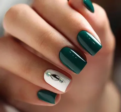 20 Dark Green Nail Polish Ideas Trending for Winter