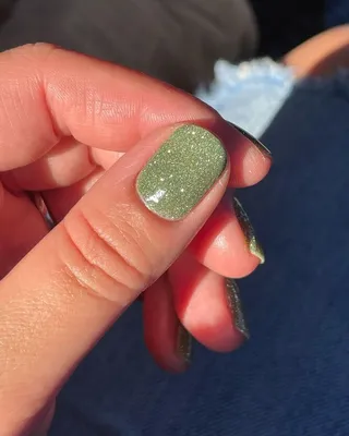 Green and gold gel nails : r/Nails