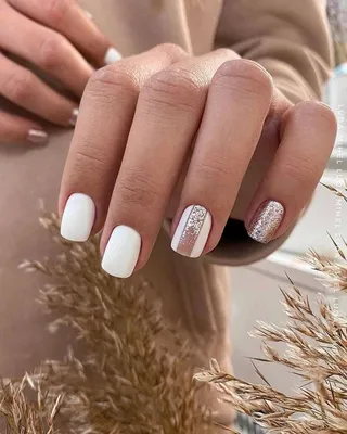 Easy Nail Art: Snowflake Winter Nails For 2023 - Lulus.com Fashion Blog