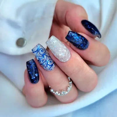 Amazon.com: Snowflake Nail Art Glitters 3D Winter Snowflakes Nail Sequins  Holographic Winter Christmas Glitter Sequins Nail Art Decorations  Snowflakes Nail Stickers Decals Design for Women Girls DIY Xmas 6 Sheets :  Beauty