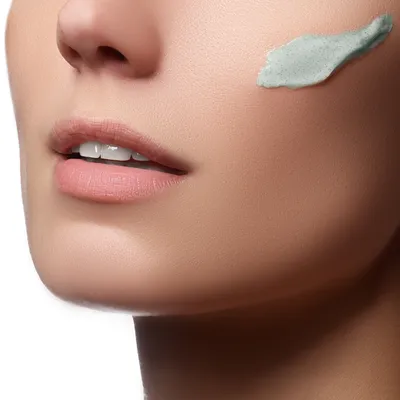 Идеальная кожа: Как сделать кожу гладкой — средства, процедуры и советы  дерматолога | Vogue Russia