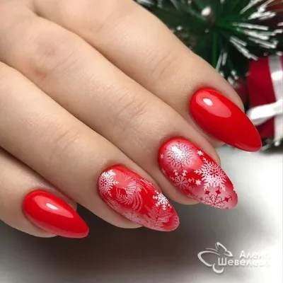 Красный маникюр на Новый год 2022: стильные зимние идеи! | Christmas nails,  Sweater nails, Nails