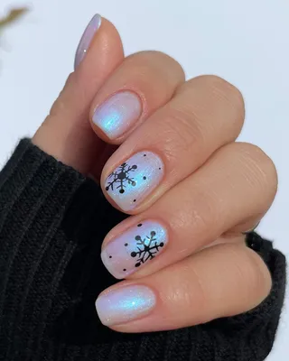 Красивые руки - 💅☃️❄️ Зимний маникюр на короткие ногти.... | Facebook