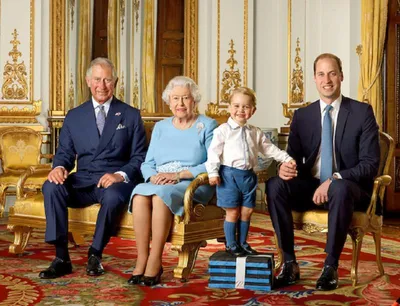 Как выглядят рождественские открытки британской королевской семьи в этом  году | Glamour